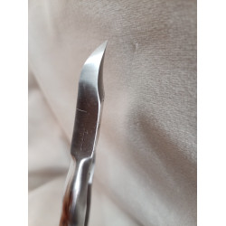 Rozsdamentes körömcsípő hernyórugós 13,5cm RM34