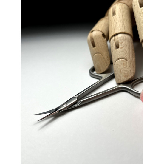 Meskó Anikó H-11 Bőrvágó olló Tokkal