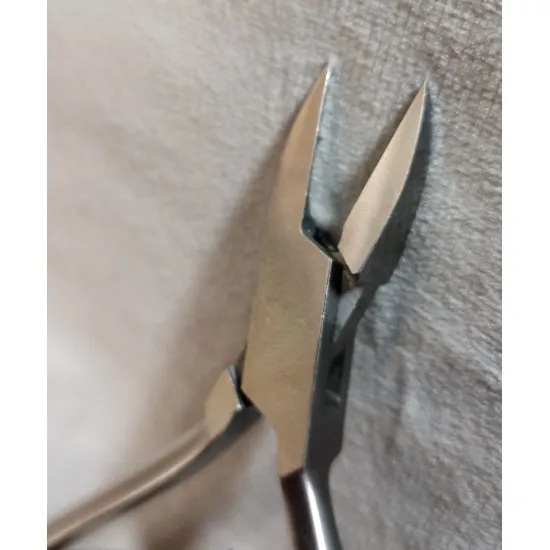 Szilágyi körömcsípő 11cm hegyes RM33 Szilágyi körömcsípő 11cm hegyes RM33